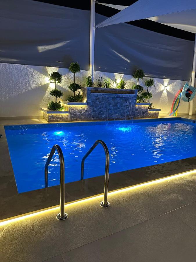 Al Dana Villas Fuyaira Exterior foto